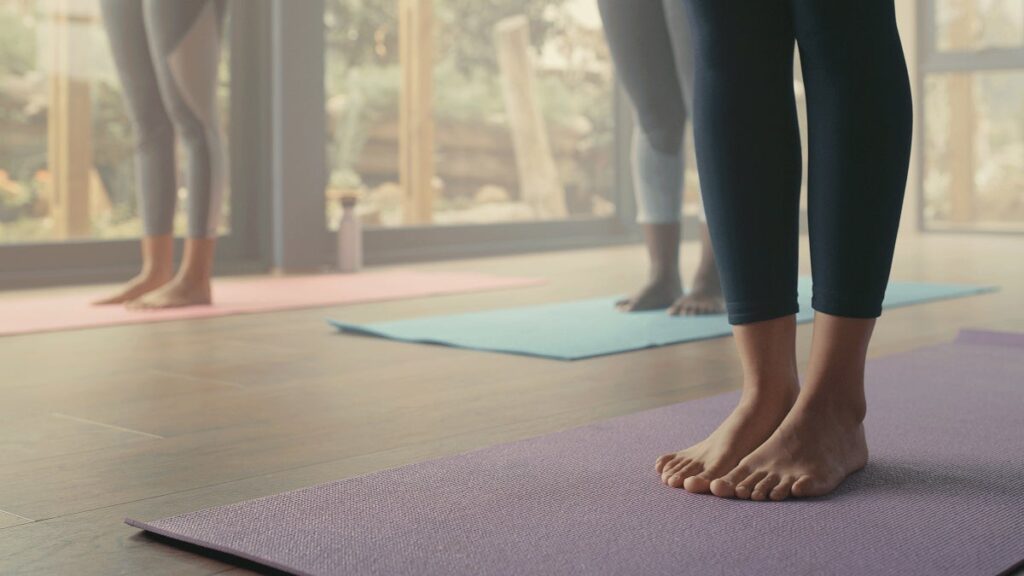 I Always Pause and Look at Students' Feet Before I Teach Yoga. Here's ...