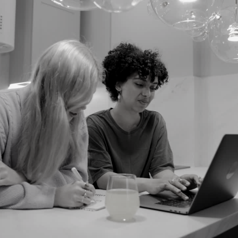 Managing Body Dysphoria while Dating — G&STC